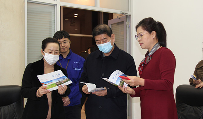 黑龍江省政府婦女兒童發(fā)展規(guī)劃評估督導(dǎo)組走訪友搏藥業(yè)