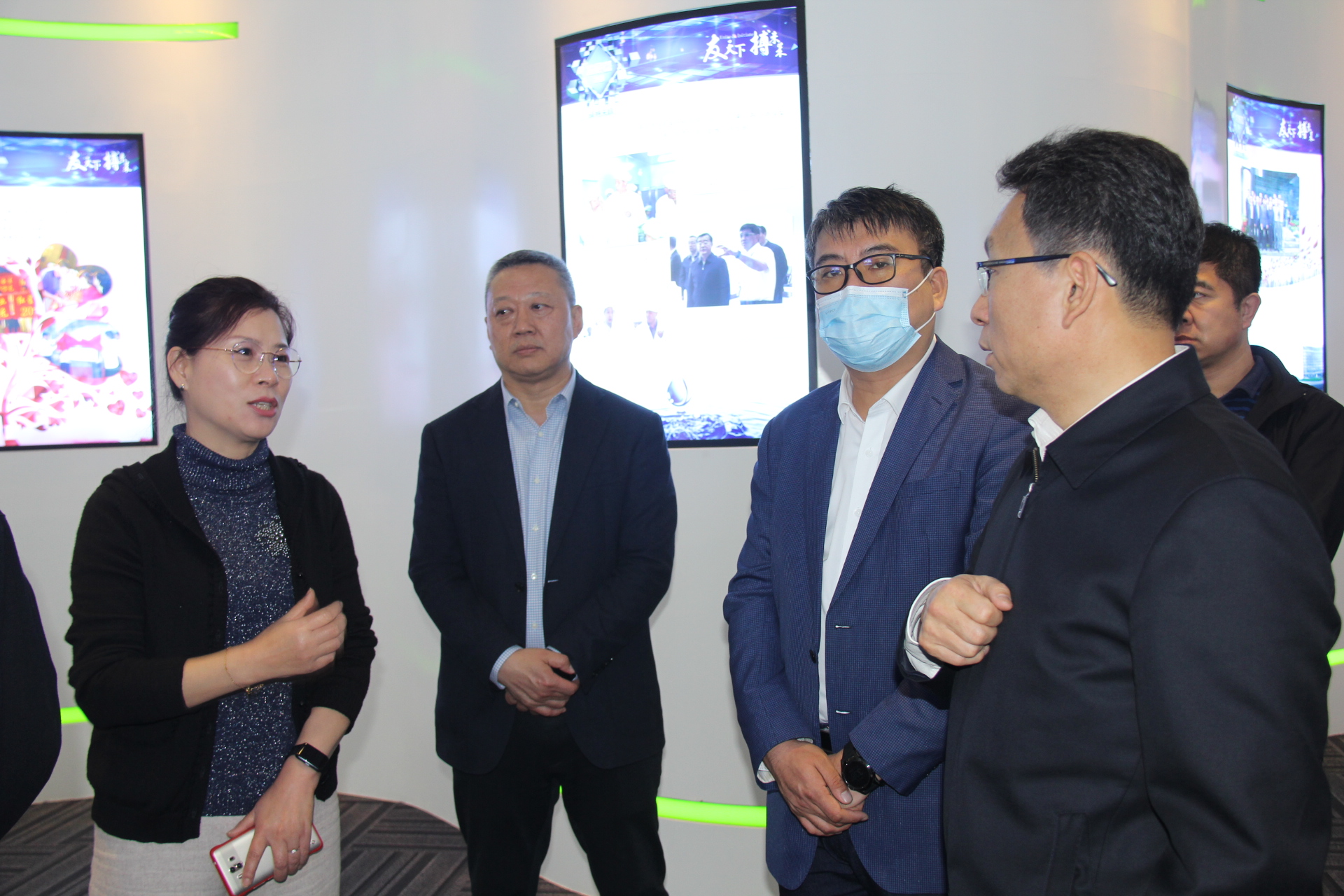 國家科技部成果轉化與區域創新司領導走訪友搏藥業