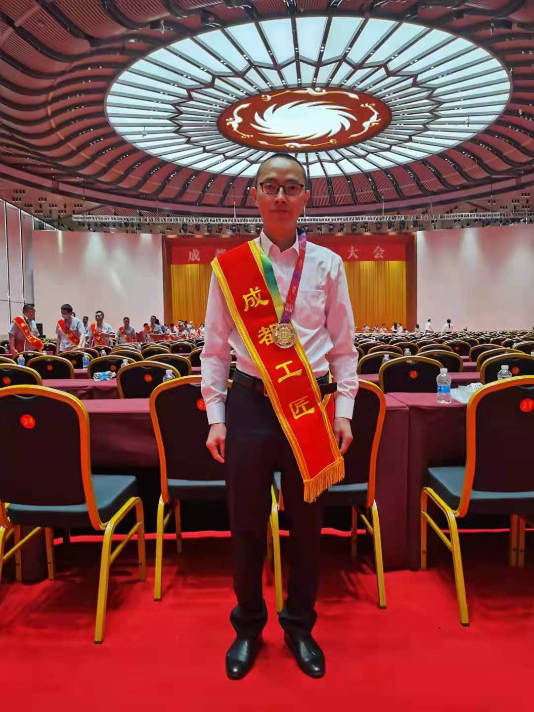 金鼎藥業陳兵榮膺“成都工匠”榮譽稱號