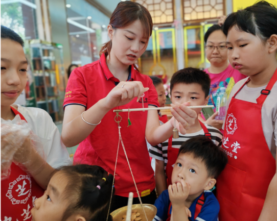 攜手東莞國藥，九芝堂“傳承中醫藥 小小中藥師”中醫藥文化親子研學公益行圓滿結束