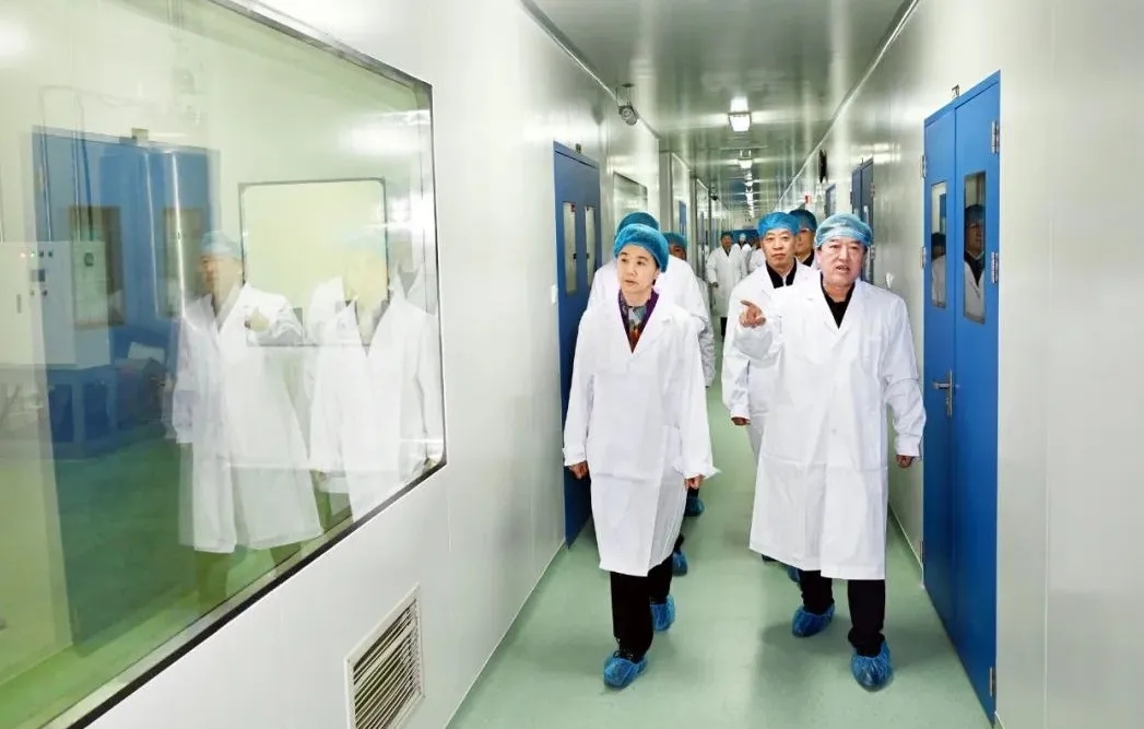 黑龍江省委副書記、省長梁惠玲蒞臨迪龍制藥視察指導(dǎo)工作